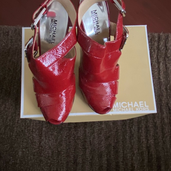 MICHAEL Michael Kors size 8 Kincade Sandal - Picture 3 of 5